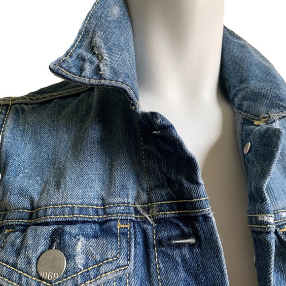 Gap 1969 Distressed Medium Ombre Wash Raw Hem Denim Vest with Flap Pockets XS - Picture 6 of 10